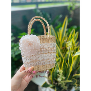 Giỏ cói ren và hoa cao cấp đi biển
