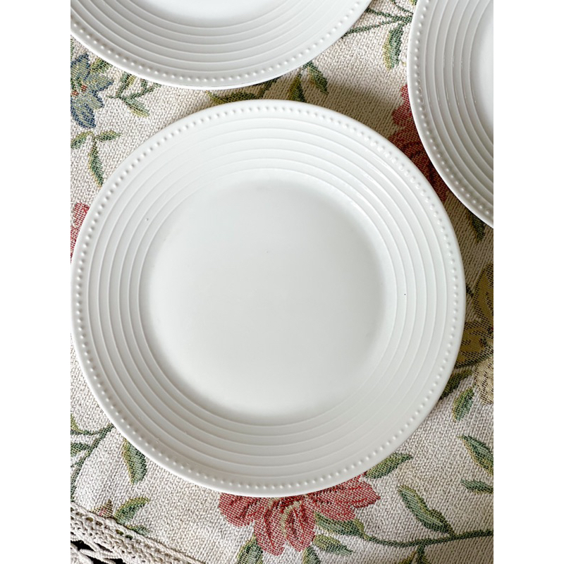 Gốm nhật - Dĩa men trắng hoạ tiết bi nổi vintage rất xinh, độ mới 95% size 16cm