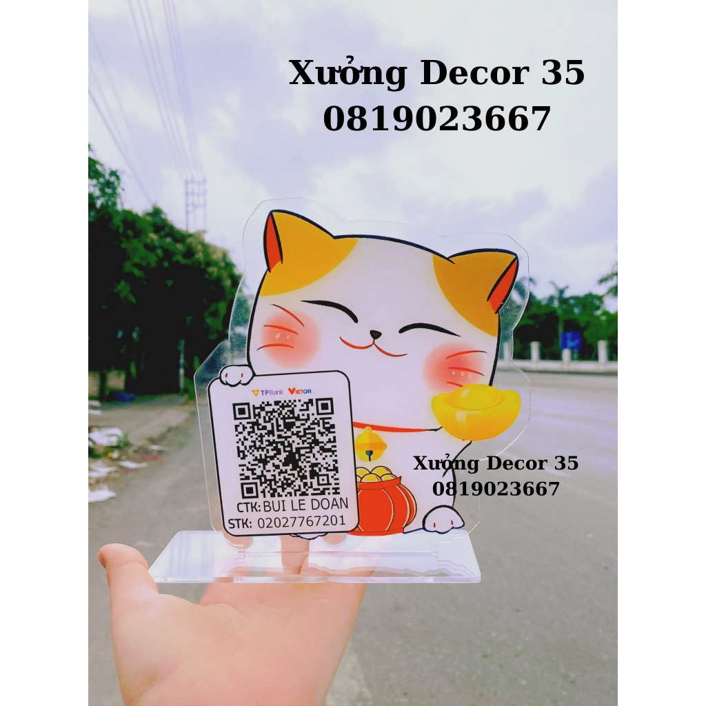 QR code để bàn hình mèo thần tài chất liệu mica
