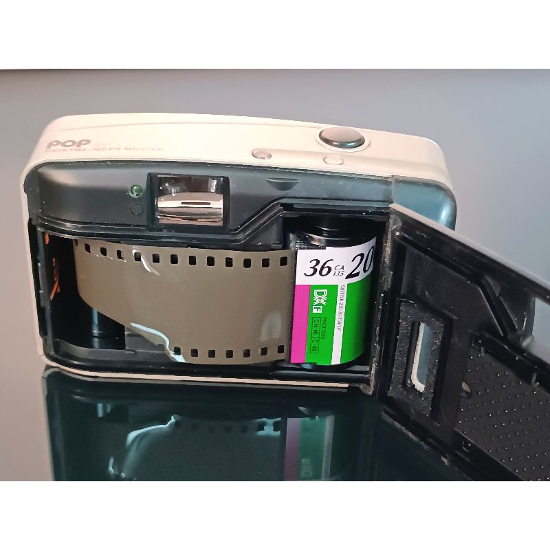 Máy ảnh chụp phim Konica POP  BF - 110