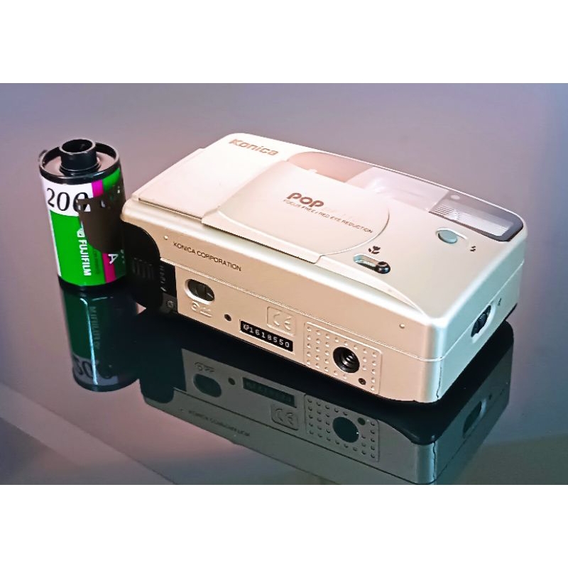 Máy ảnh chụp phim Konica POP  BF - 110
