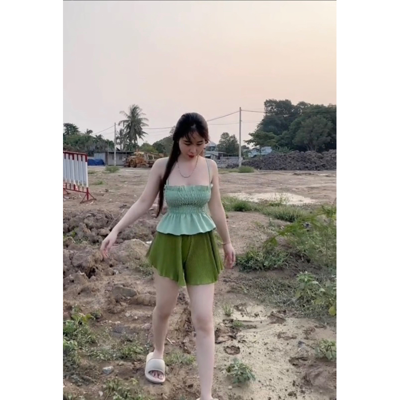 Set Bộ Áo Dây Caro Nhún Xoè + Quần Short Đùi Loe Dập Ly