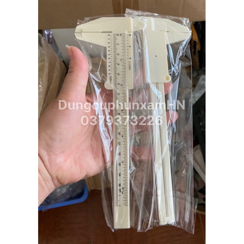 Thước kẹp nhựa lõi sắt (F)