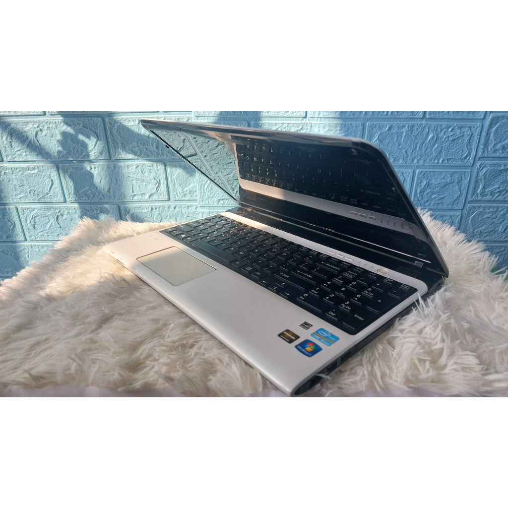 Laptop phù hợp văn phòng, học tập, giải trí xem phim và bán hàng online