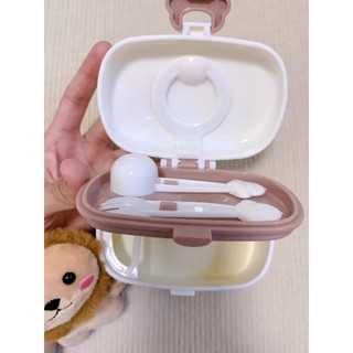 Hộp đựng sữa bột đem đi du lịch cho bé