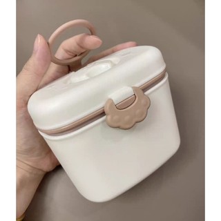 Hộp đựng sữa bột đem đi du lịch cho bé