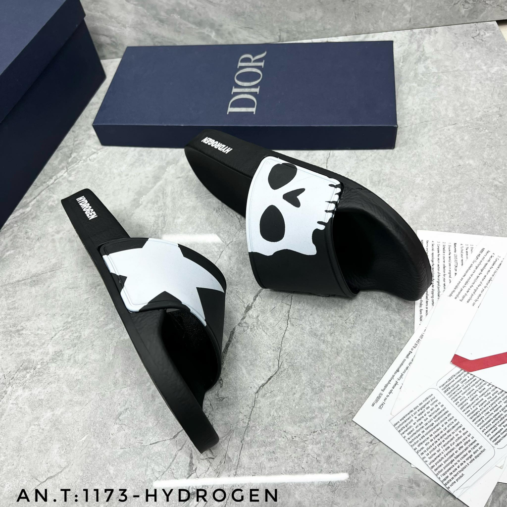 Dép Hydrogen Black - dép quai ngang đầu lâu và sao hot