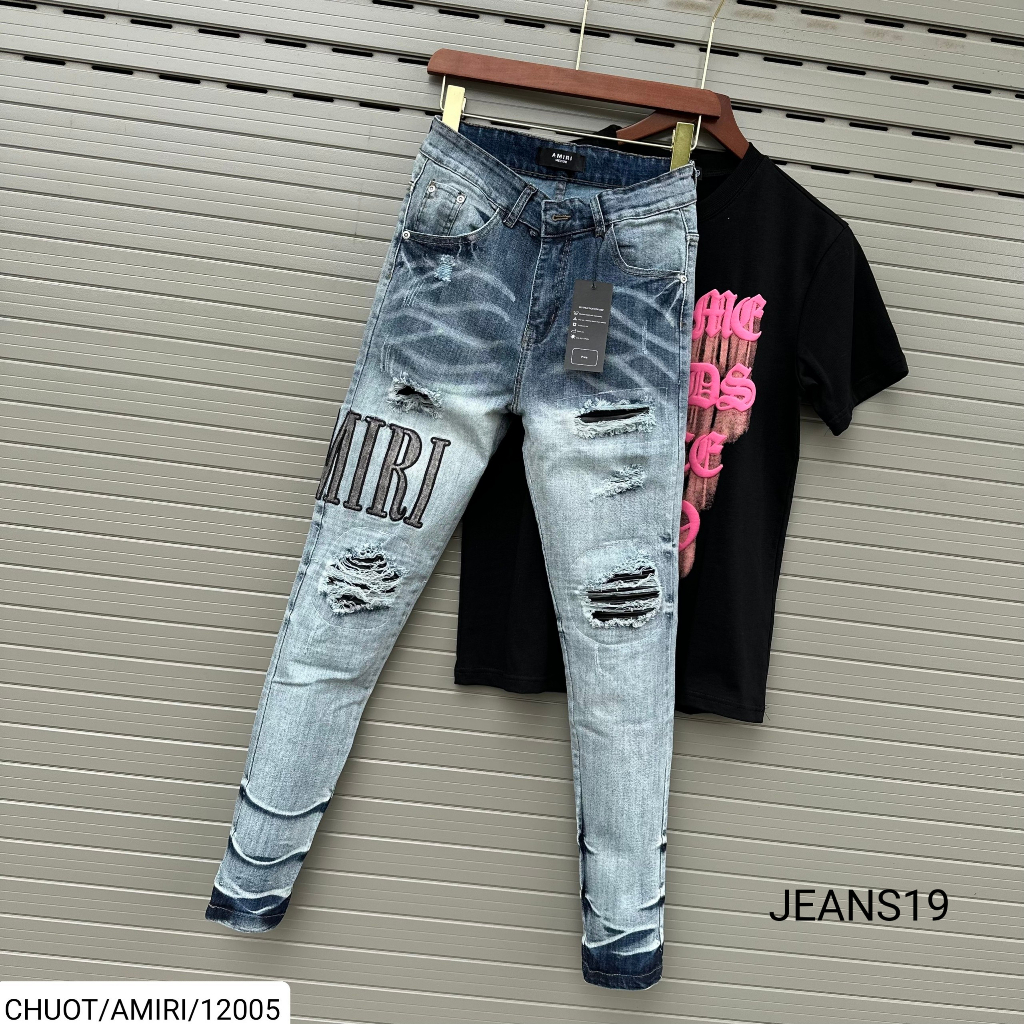 Quần jeans nam Amiri Jean19 xanh sáng rách vá da đen thêu Ảmiri ,vải bò cao cấp co giãn 4 chiều,form slimfit,Size 28/32.