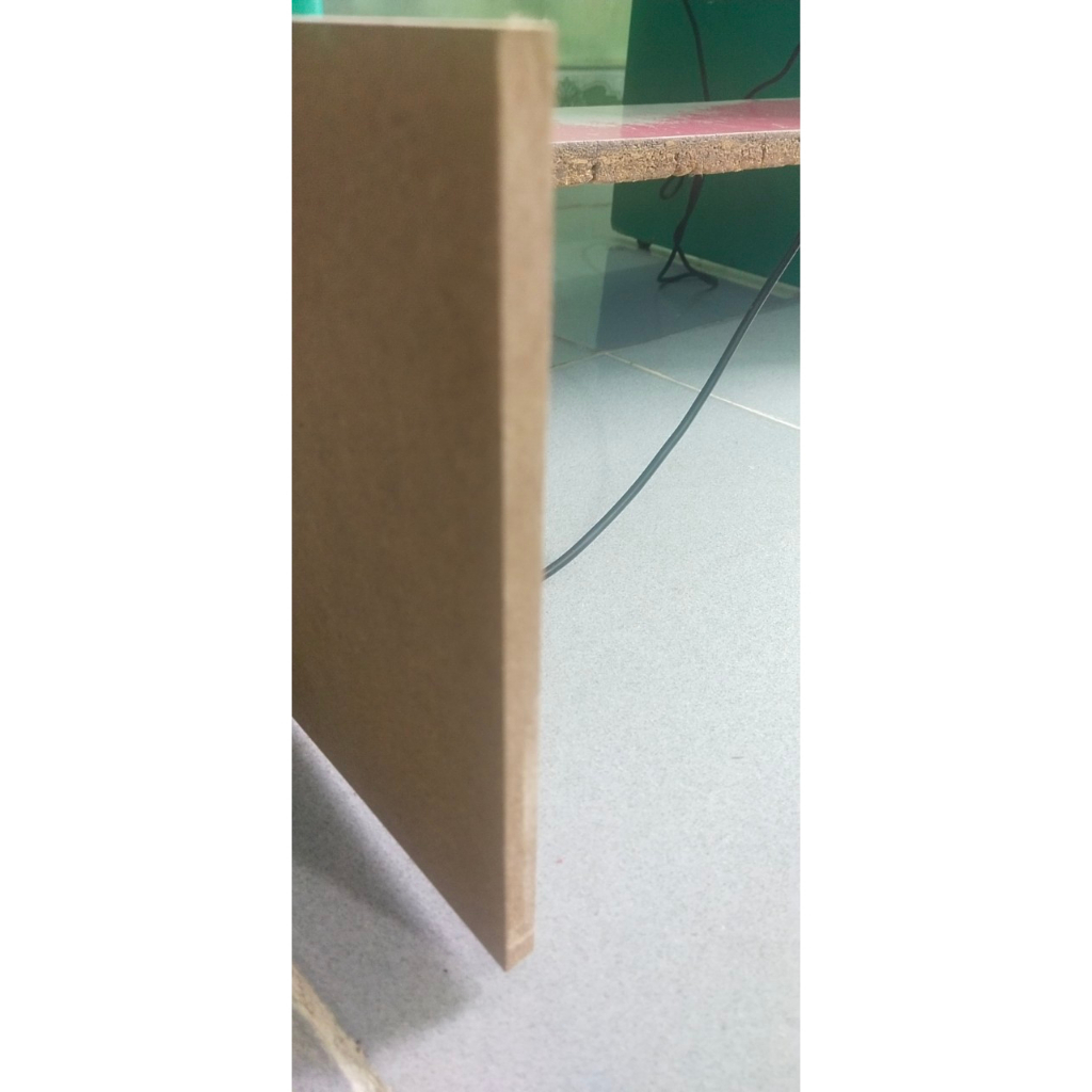 Ván MDF 9mm   dùng làm ván kệ, trang trí, thùng loa...