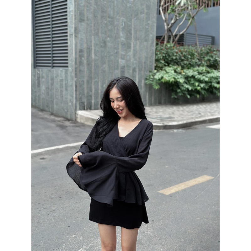 Áo Tay Loe Cột Eo Xoè