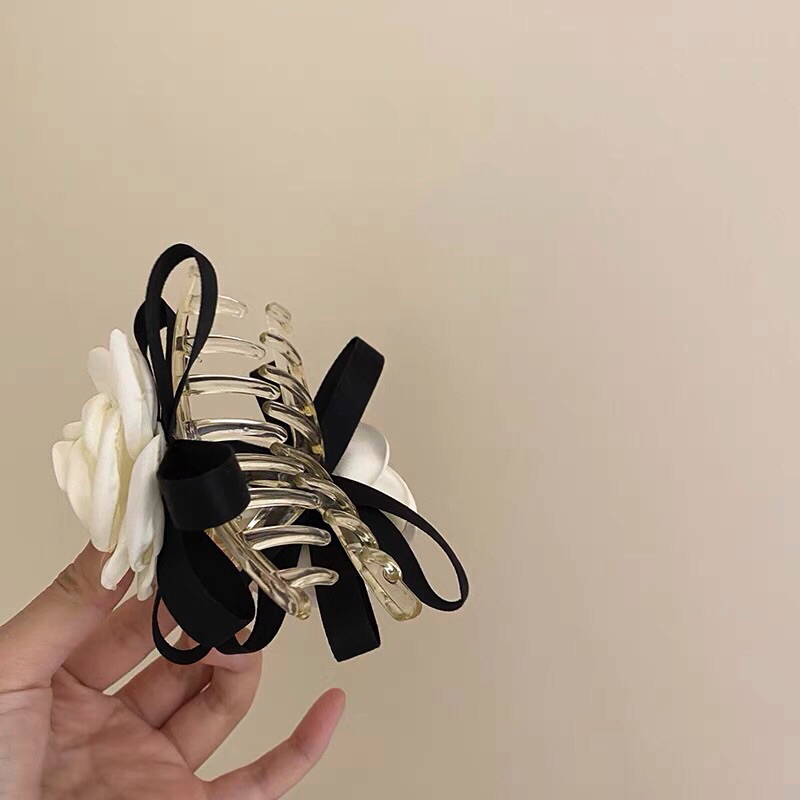 Kẹp tóc ngoạm càng cua hoa trà lụa vintage Hàn Quốc KT608