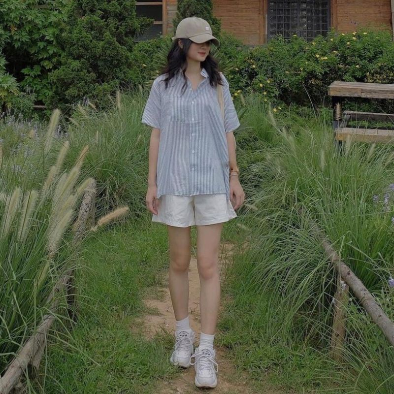 Set Kẻ Quần Short Trắng Set bộ đồ Nữ áo sơ mi freesize vạt chéo sau mix quần SM5