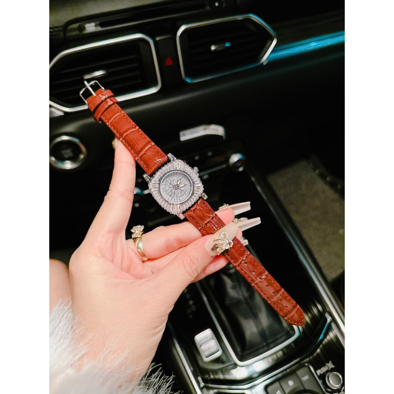 Đồng Hồ Nữ Mặt Vuông Full Đá Dây Da Bóng
