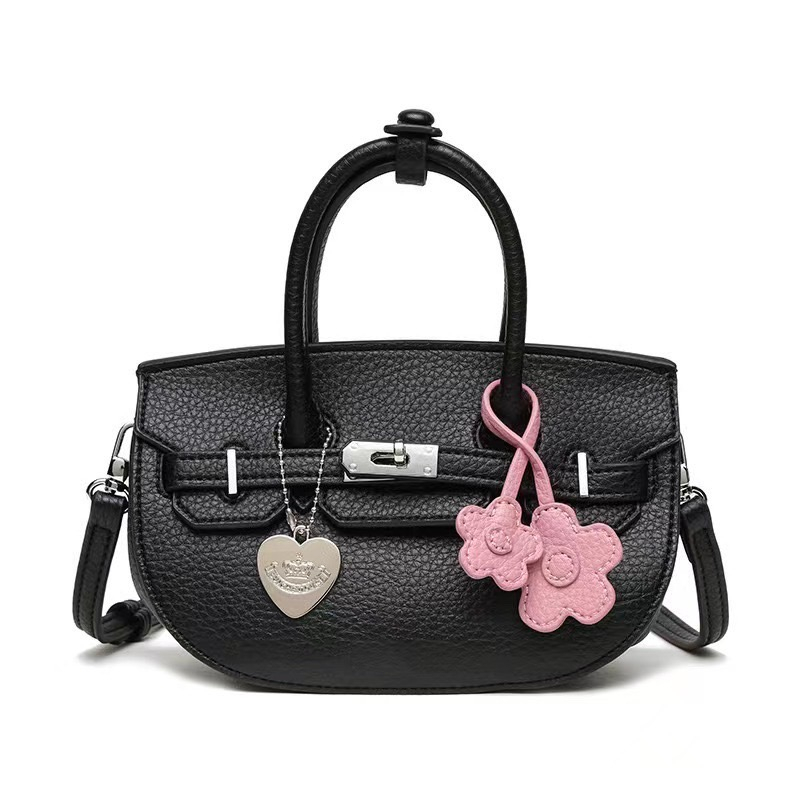 Túi xách nữ h.m trang trí móc treo cực xinh hottrell