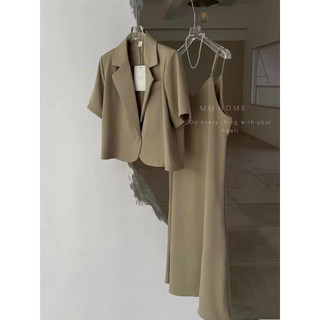 Váy set a23: áo cổ vest cộc tay, váy 2 dây cùng màu dáng suông basic