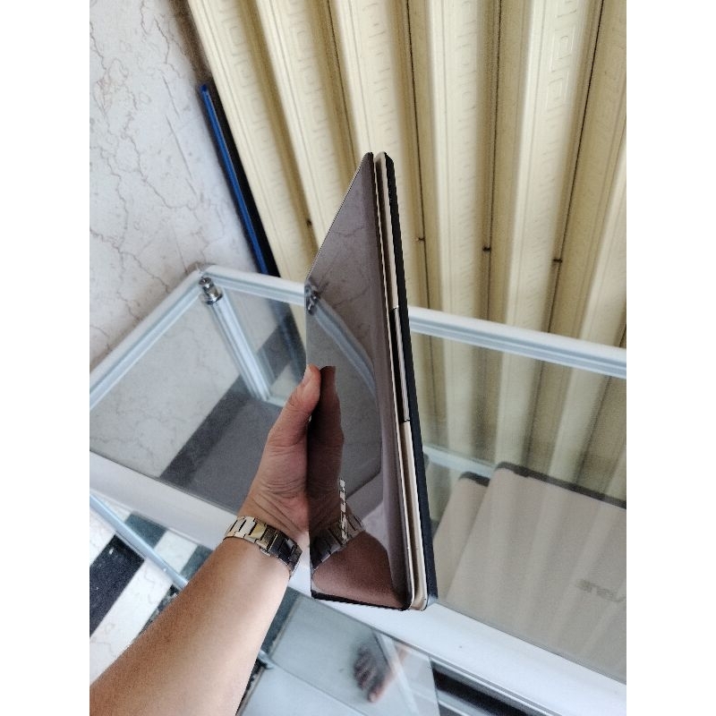 Laptop MSI Mini gọn nhẹ