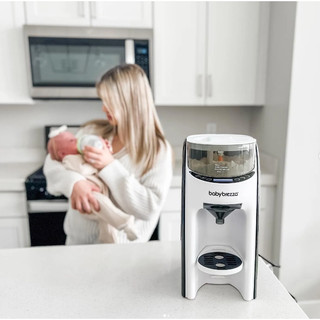 Máy pha sữa Baby Brezza Formula Pro Advanced- bản mới nhất