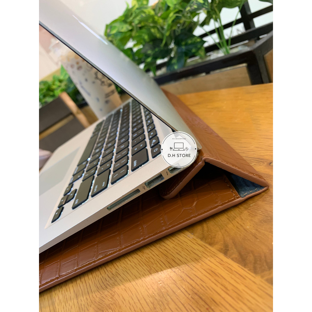 Túi Bao Thư đựng Laptop Macbook Pro-Air 13 inch chất liệu Da PU Mềm màu nâu vân cá sấu đa công dụng | BigBuy360 - bigbuy360.vn