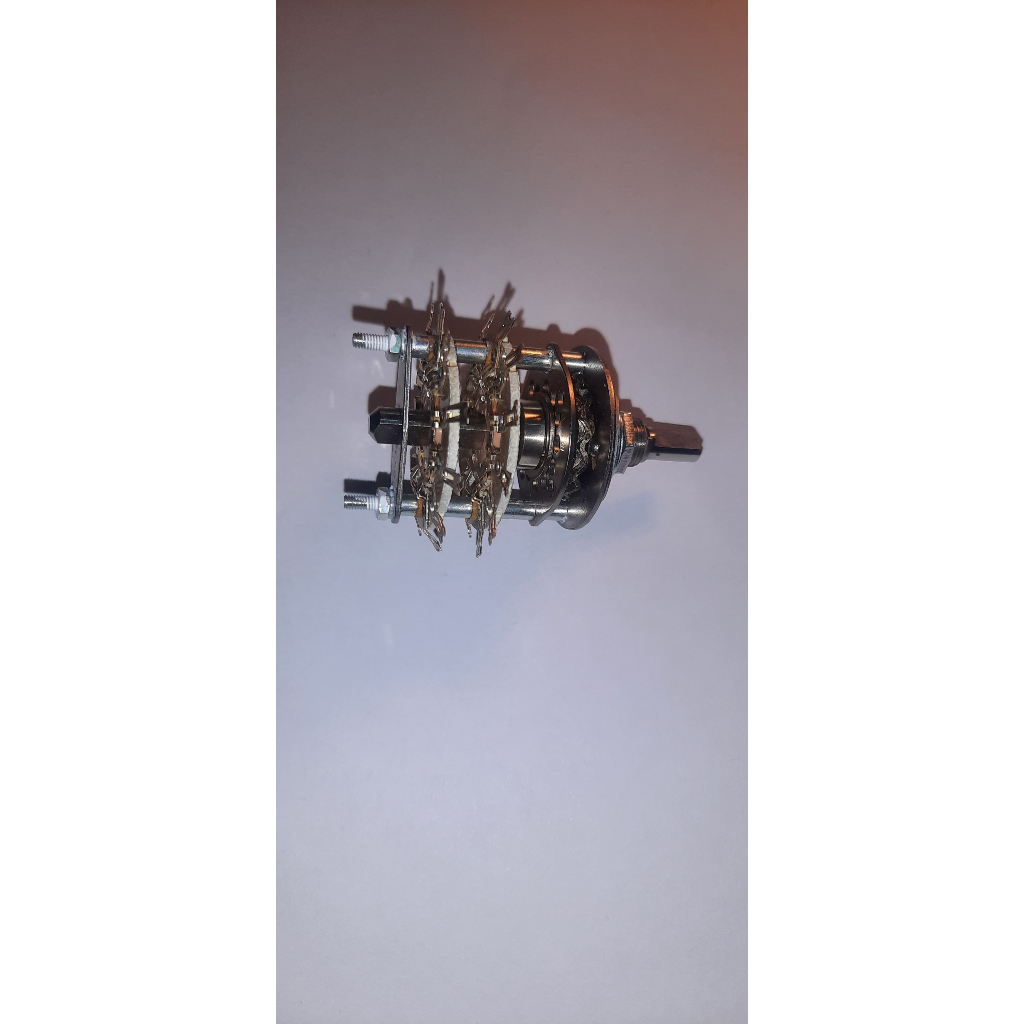 Selector japan 2 tầng 3 vị trí hàng mới chưa qua sử dụng.