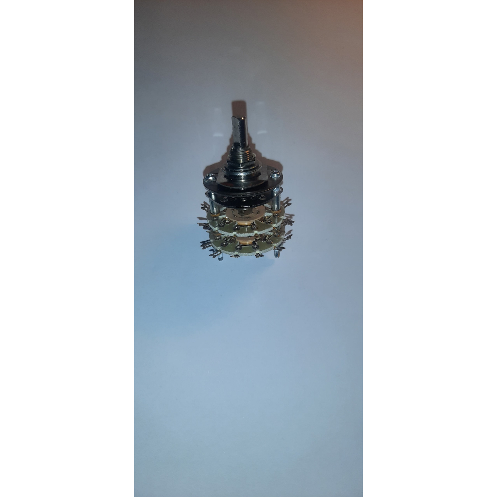 Selector japan 2 tầng 3 vị trí hàng mới chưa qua sử dụng.