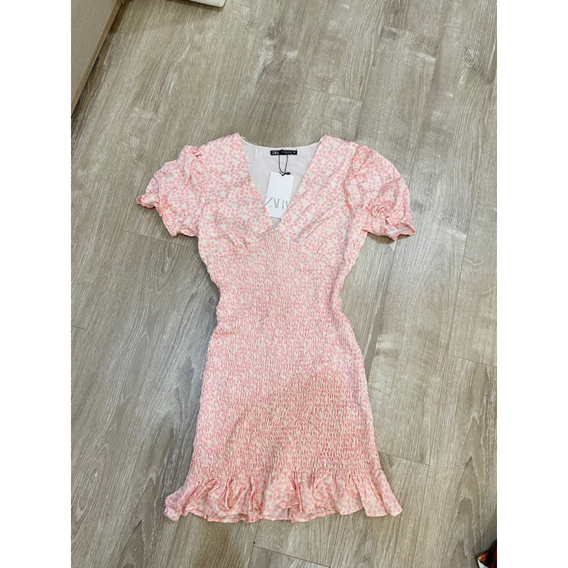 Váy body có bèo nhún hồng pastel xinh xắn newtag size M
