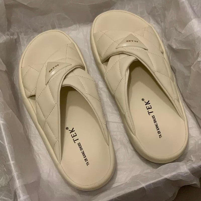 Dép nữ prada quai chéo da quả chám logo nổi fullbox . Thuytienshoes