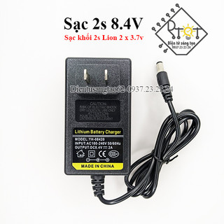 Sạc lion 2s 8.4v 2a ,có đèn báo đầy