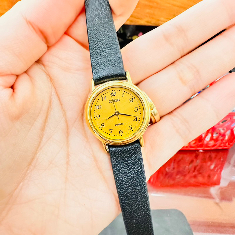 Đồng hồ nữ si nhật hiệu Current
