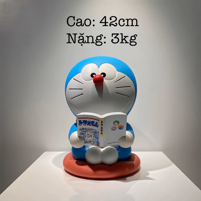 Mô hình Doraemon đọc sách