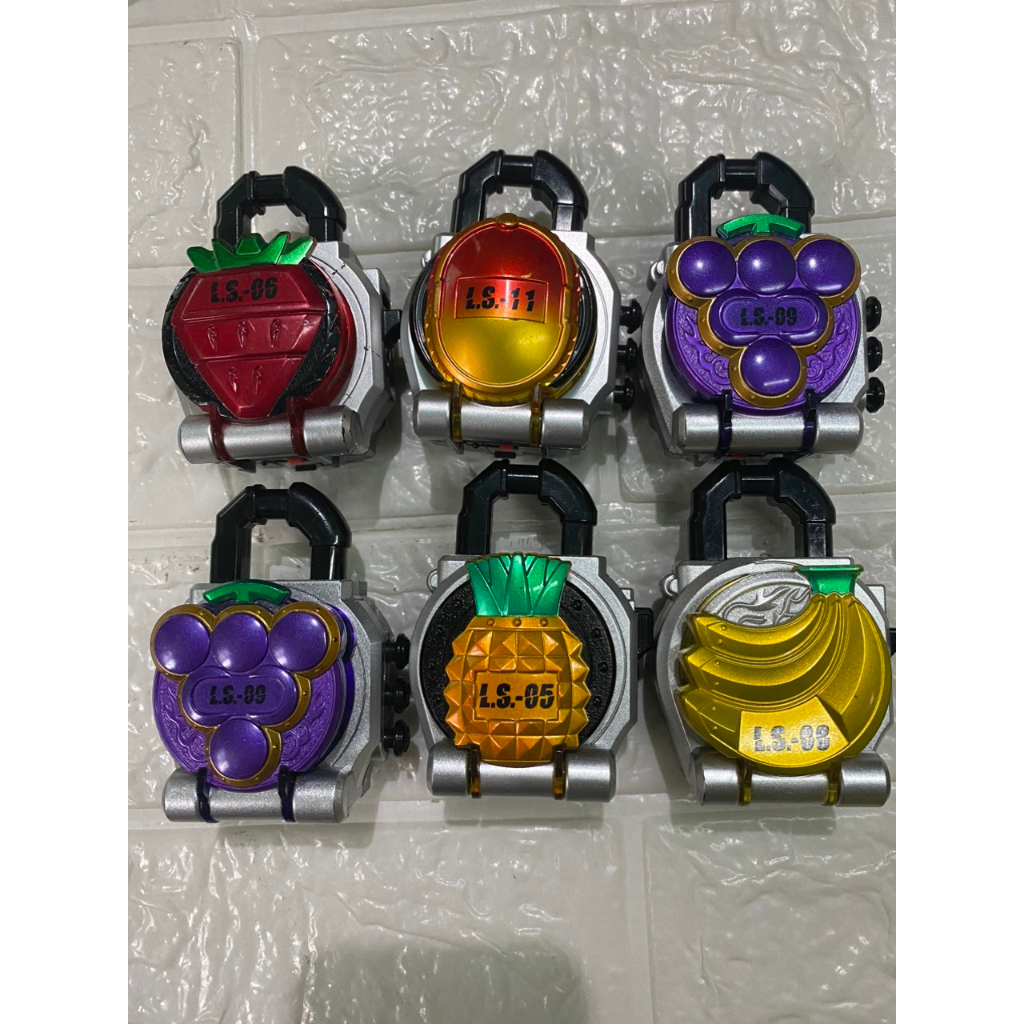 Đồ chơi Kamen rider Gaim DX lockseed