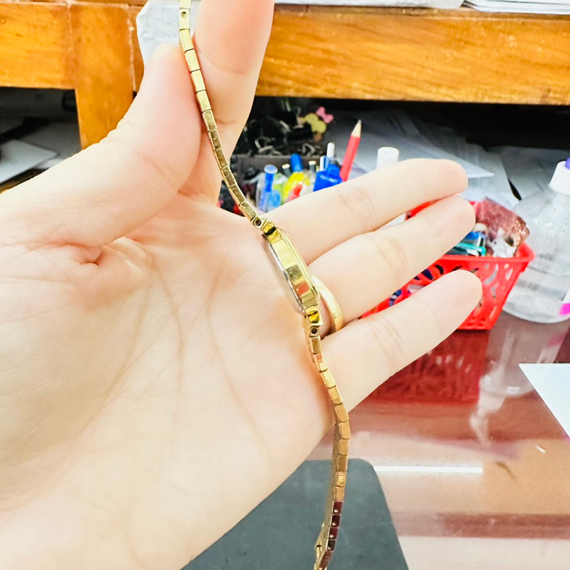 Đồng hồ nữ si nhật dáng lắc tay hiệu Seiko, dây khoá zin