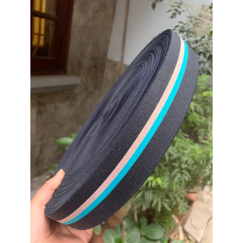 Chun nhũ may cạp váy