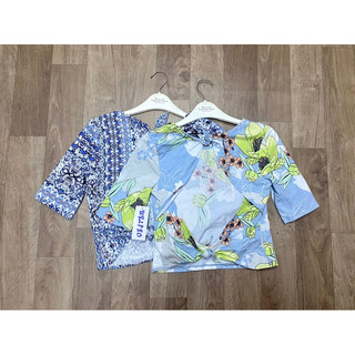 Áo croptop guess! khoét lưng mặc hè
