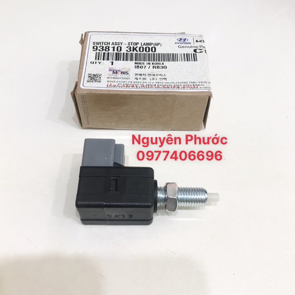 Công tắc chân phanh 4 giắc KIA/ HYUNDAI - Forte, Cerato 2010, Santafe, I30, Carens, Elantra, Tucson... 938103K000