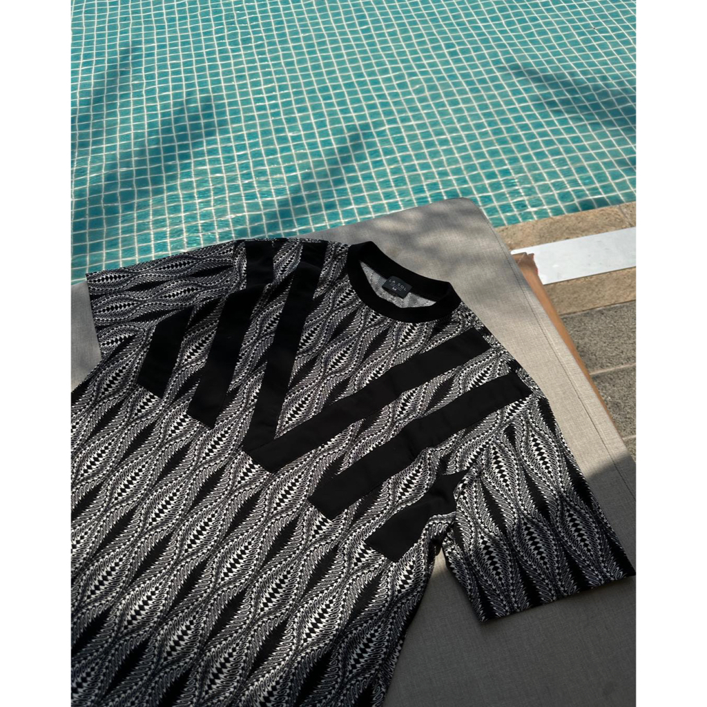 ÁO THUN V T-SHIRT 4.0