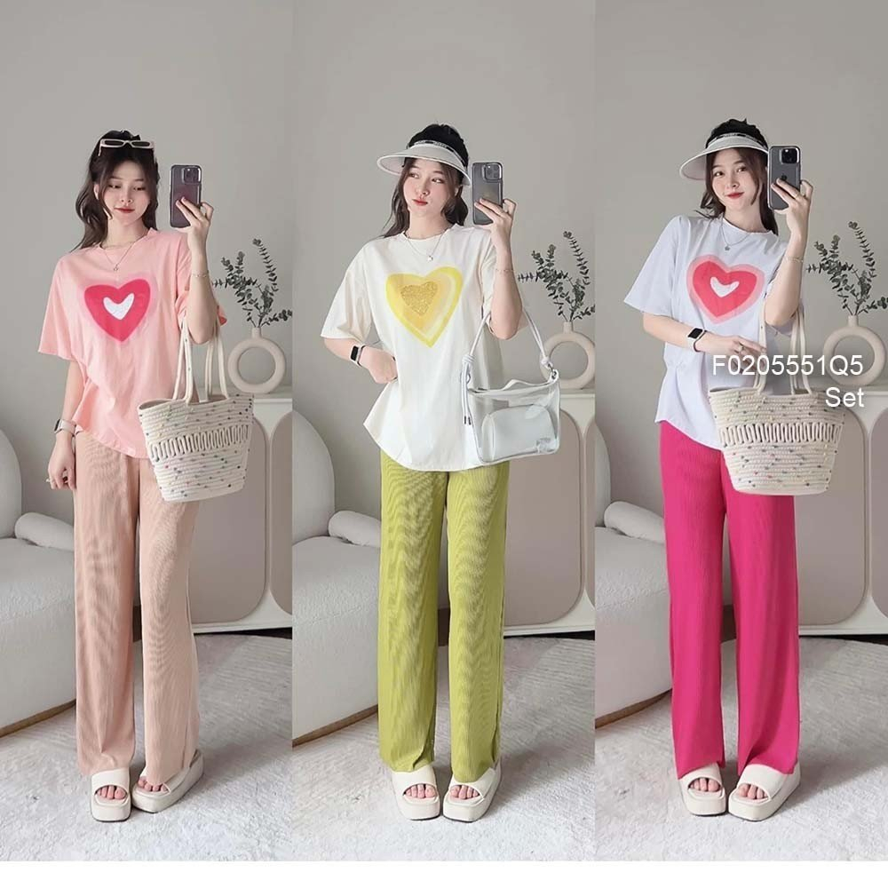 Set bộ áo thun trắng form rộng trái tim phối quần ống suông dập ly