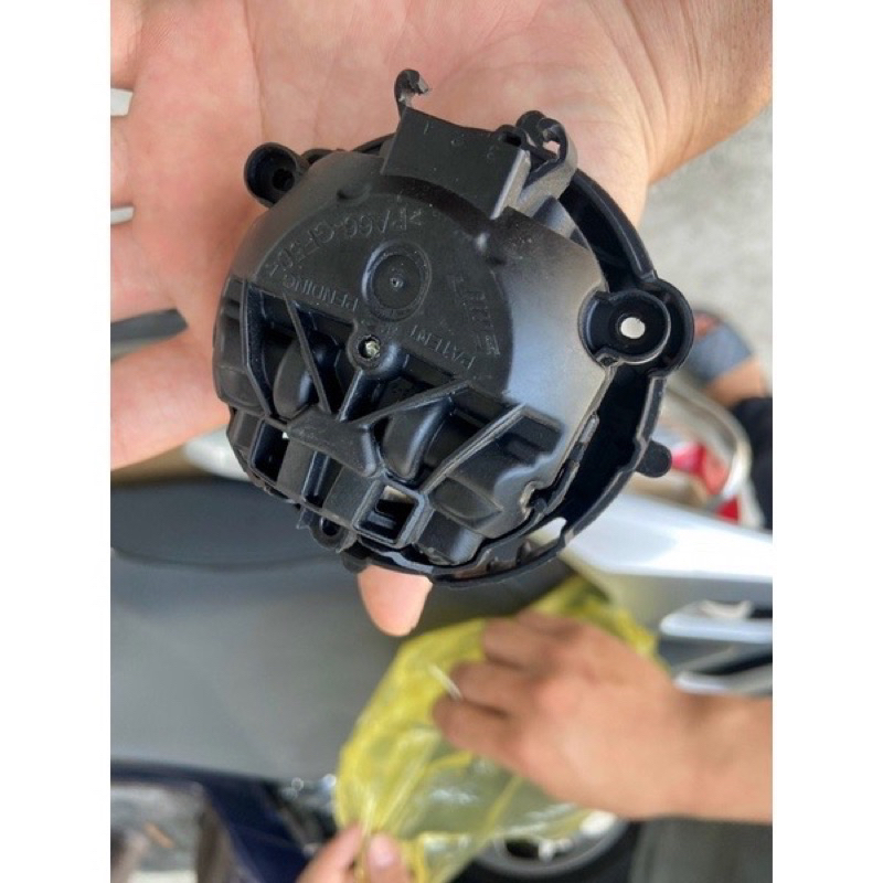 MOTOR CHỈNH MẶT GƯƠNG KIA HYUNDAI BÃI XỊN THÁO XE HÀNG ĐẸP