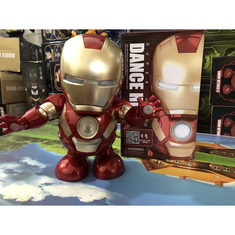 iron man robot nhảy múa phát sáng siêu ngầu.