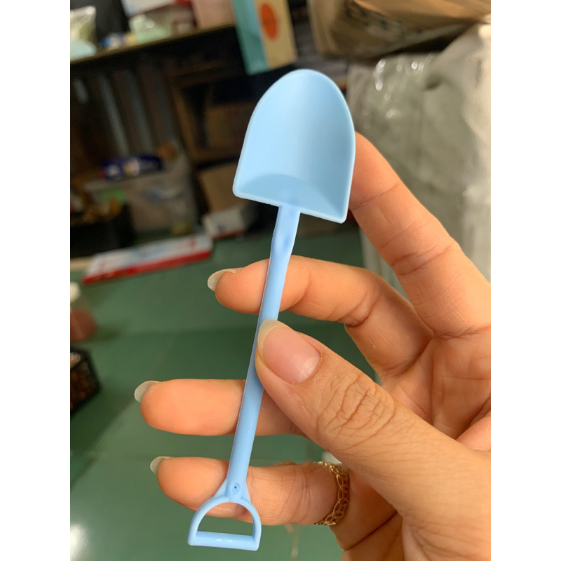 Muỗng hình cái xẻng