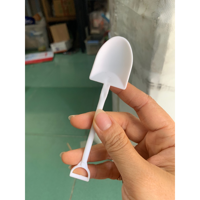 Muỗng hình cái xẻng