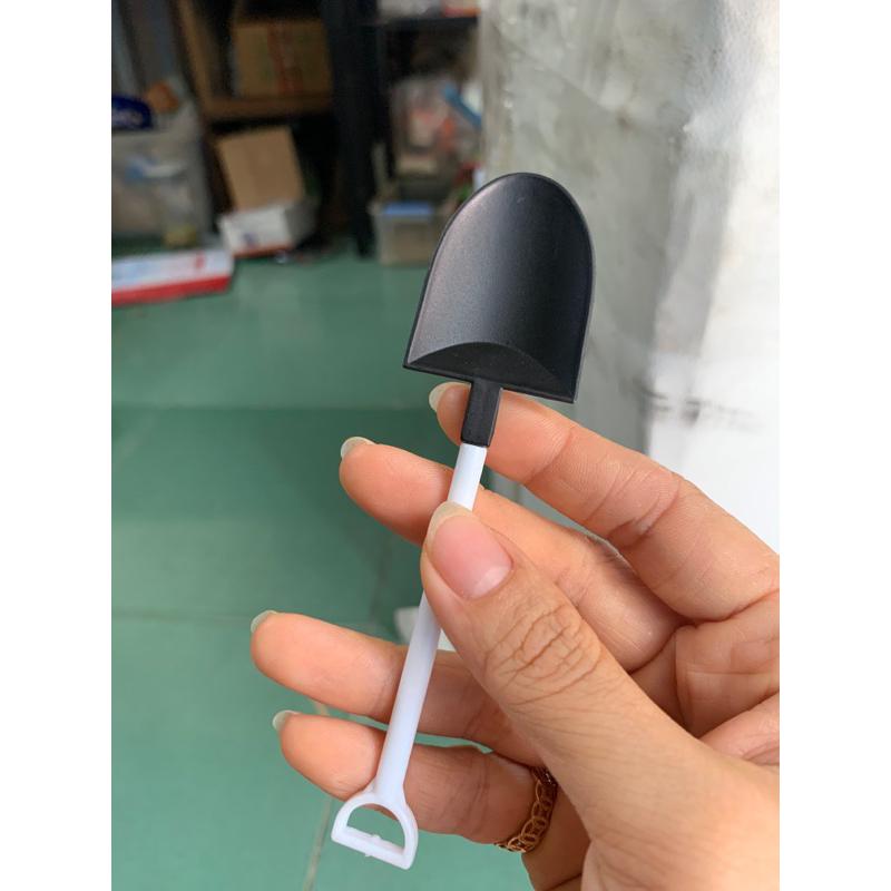 Muỗng hình cái xẻng