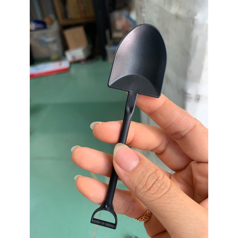 Muỗng hình cái xẻng