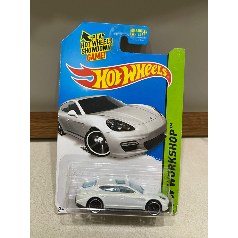 Xe mô hình đồ chơi Hotwheels cơ bản 1:64 - Porsche Panamera