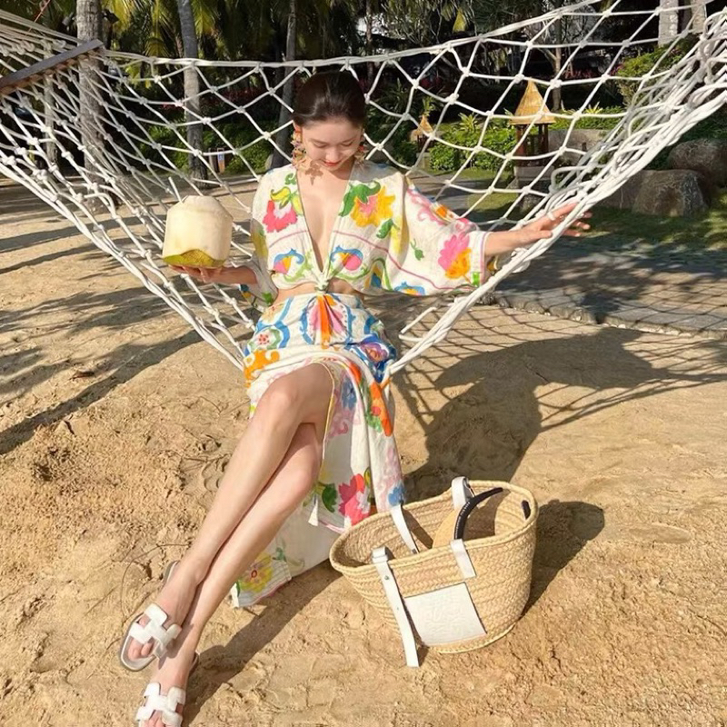 Đầm cut eo hoạ tiết