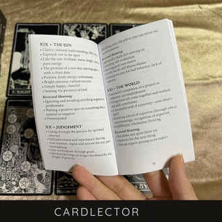 Bài Glow In The Dark Tarot