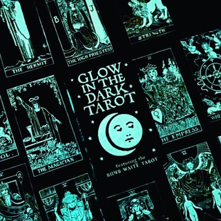 Bài Glow In The Dark Tarot