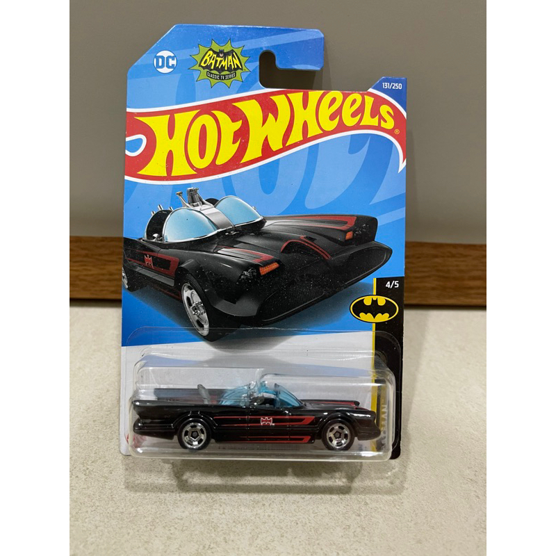 Xe mô hình đồ chơi Hotwheels cơ bản 1:64 - BATMAN - TV Series Bat Mobile (variant bánh)