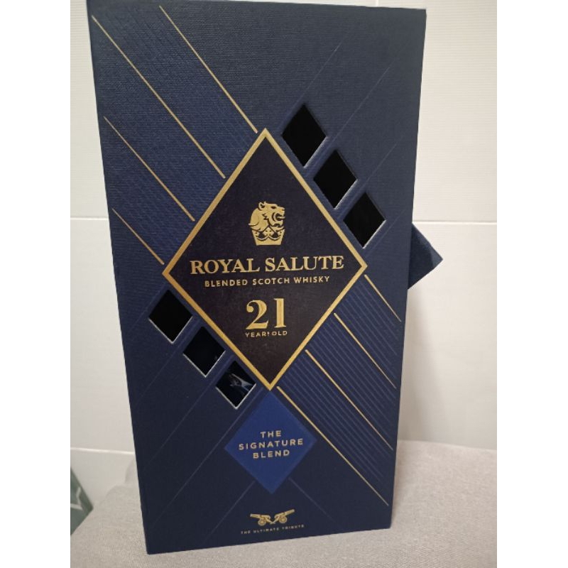 Vỏ hộp Chivas 25,21,18 dùng trang trí trưng bày