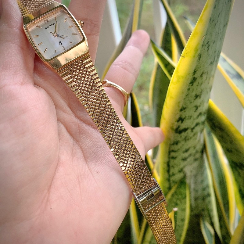 Đồng hồ si nữ hiệu Rayard, dây lụa vàng mặt vuông