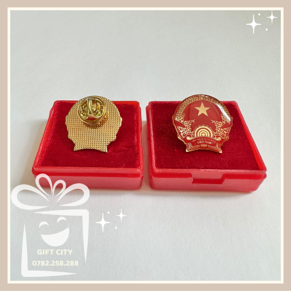 Pin cài áo quốc huy